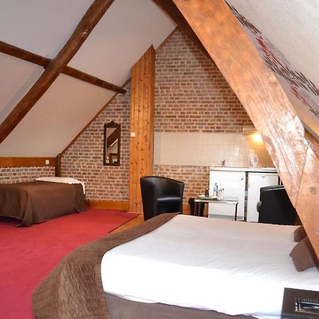 Le Domaine Des Cigognes Hotel Ennevelin ภายนอก รูปภาพ
