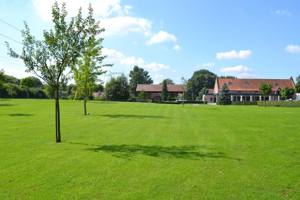 Le Domaine Des Cigognes Hotel Ennevelin ภายนอก รูปภาพ