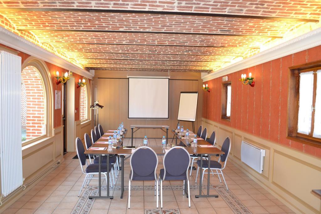 Le Domaine Des Cigognes Hotel Ennevelin ภายนอก รูปภาพ
