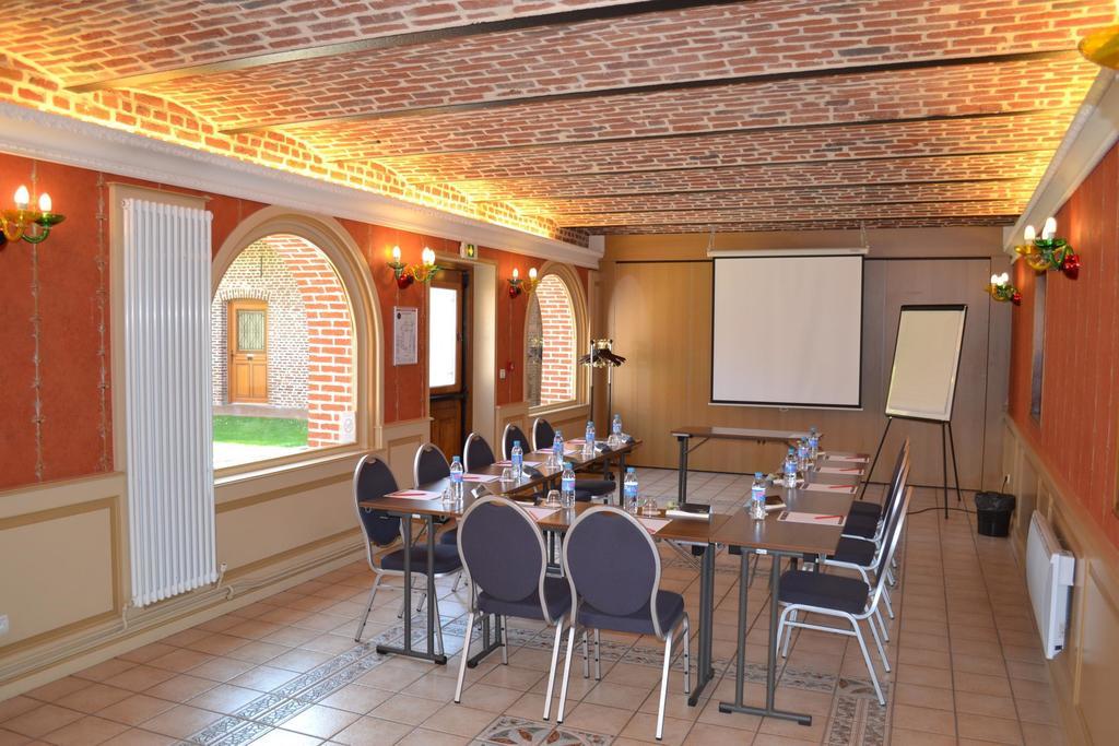 Le Domaine Des Cigognes Hotel Ennevelin ภายนอก รูปภาพ