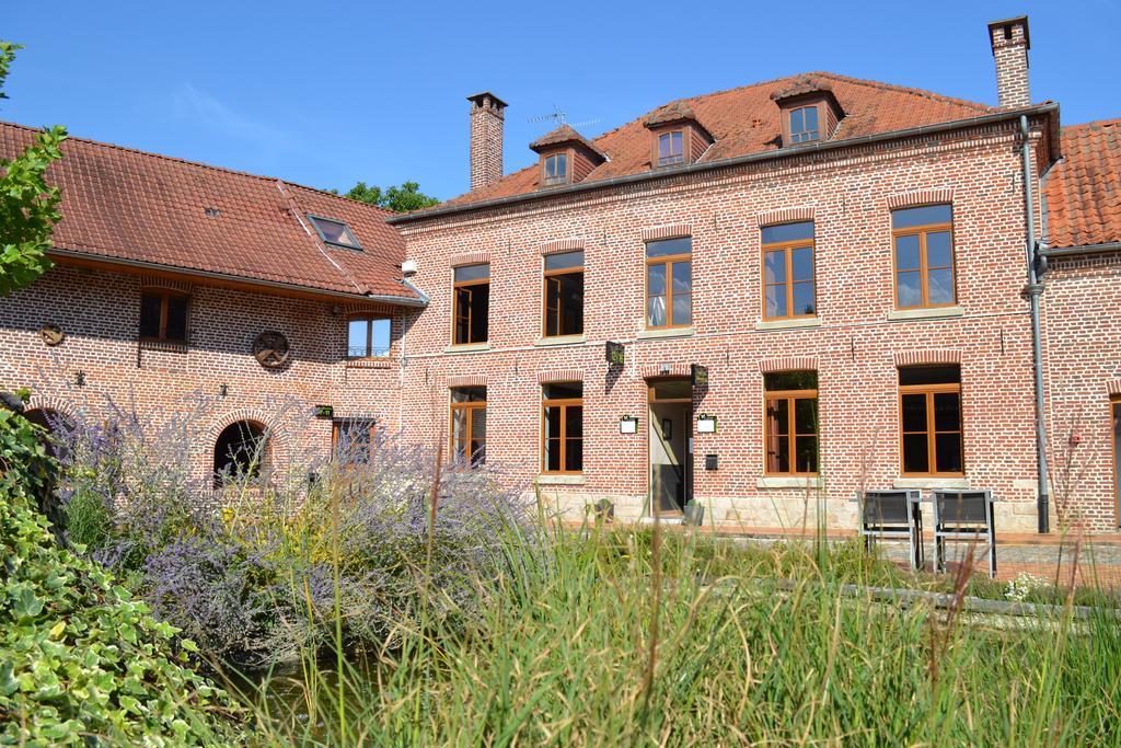 Le Domaine Des Cigognes Hotel Ennevelin ภายนอก รูปภาพ