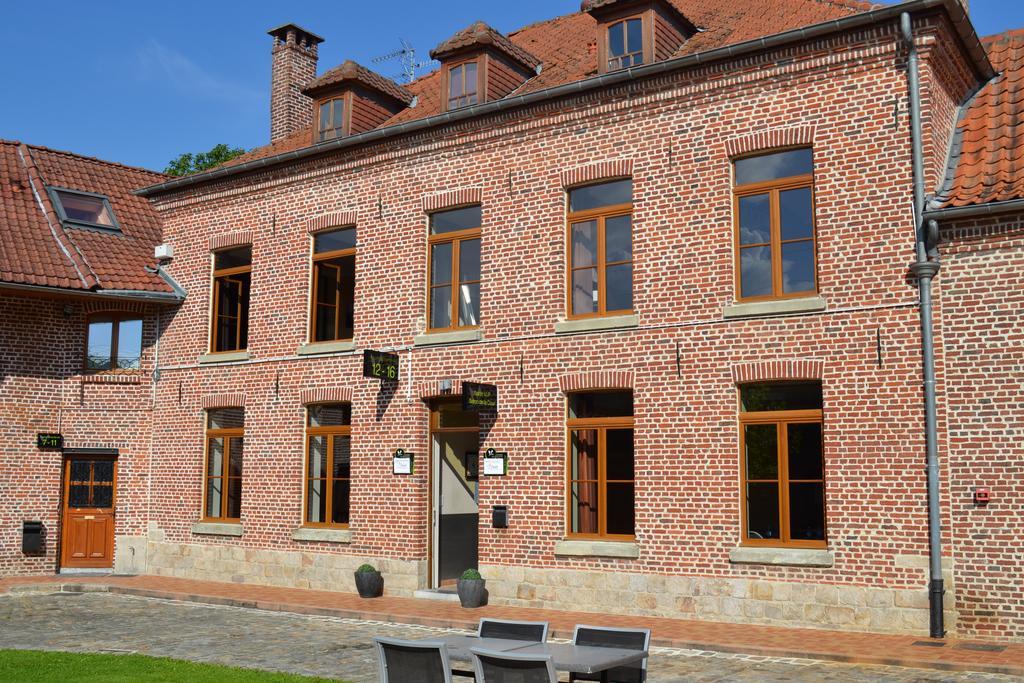 Le Domaine Des Cigognes Hotel Ennevelin ภายนอก รูปภาพ
