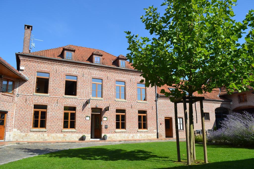 Le Domaine Des Cigognes Hotel Ennevelin ภายนอก รูปภาพ