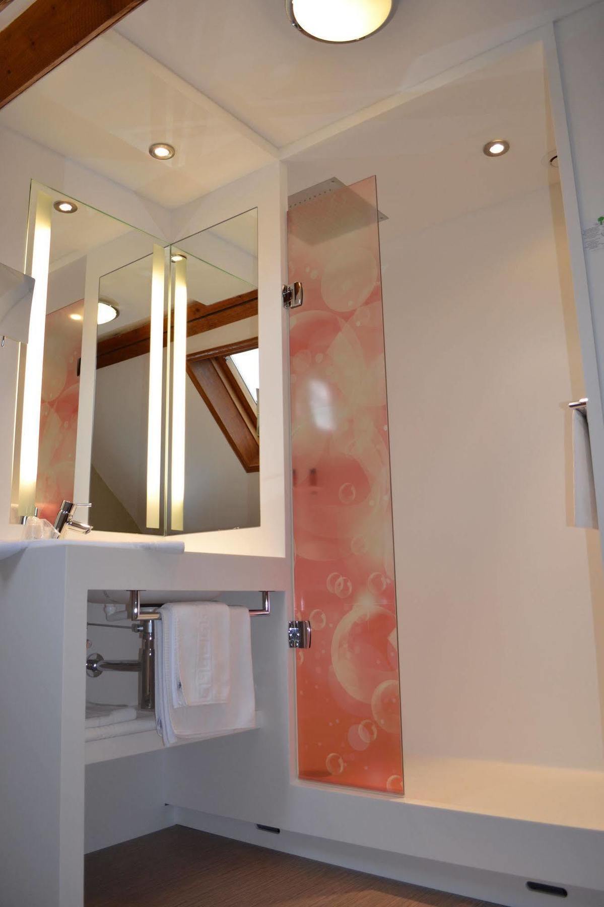 Le Domaine Des Cigognes Hotel Ennevelin ภายนอก รูปภาพ