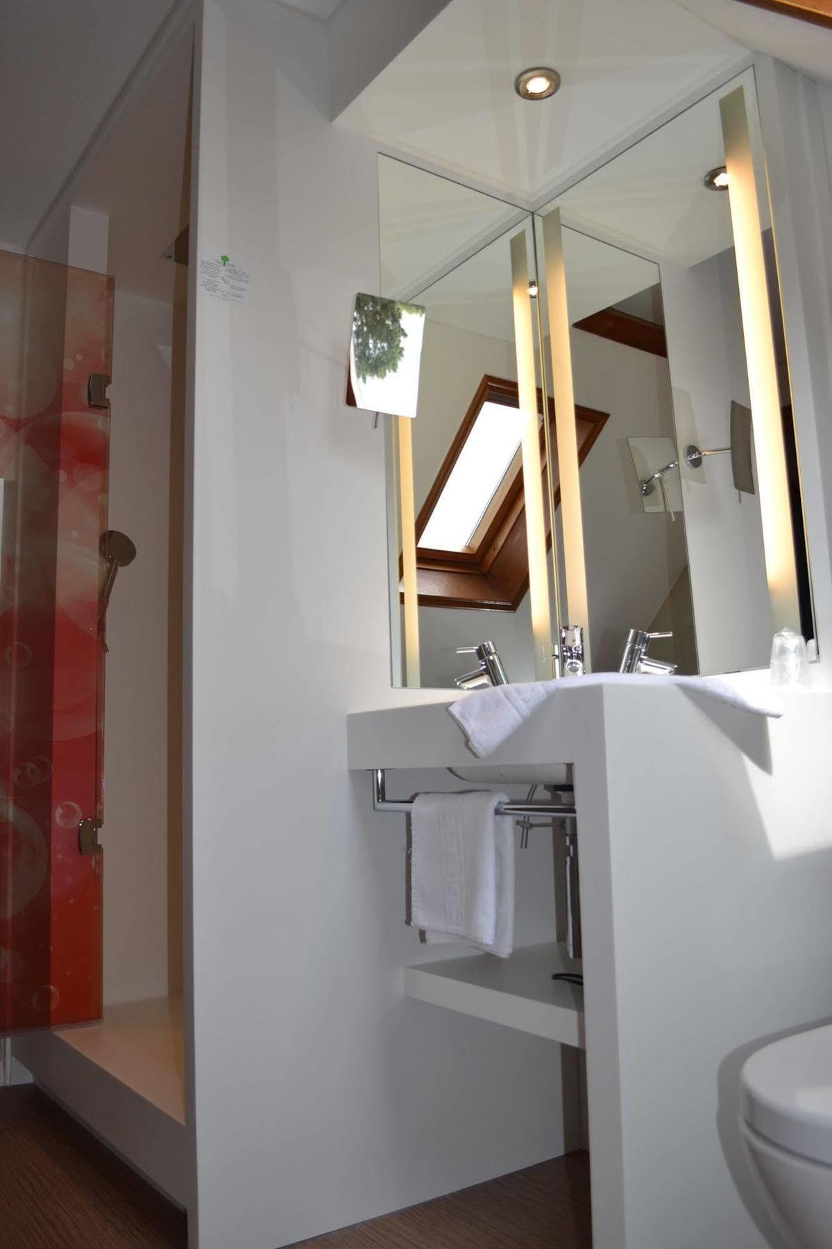 Le Domaine Des Cigognes Hotel Ennevelin ภายนอก รูปภาพ